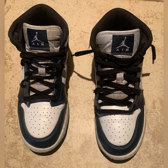 Nike Air Jordan Mid Armory Navy Sneaker